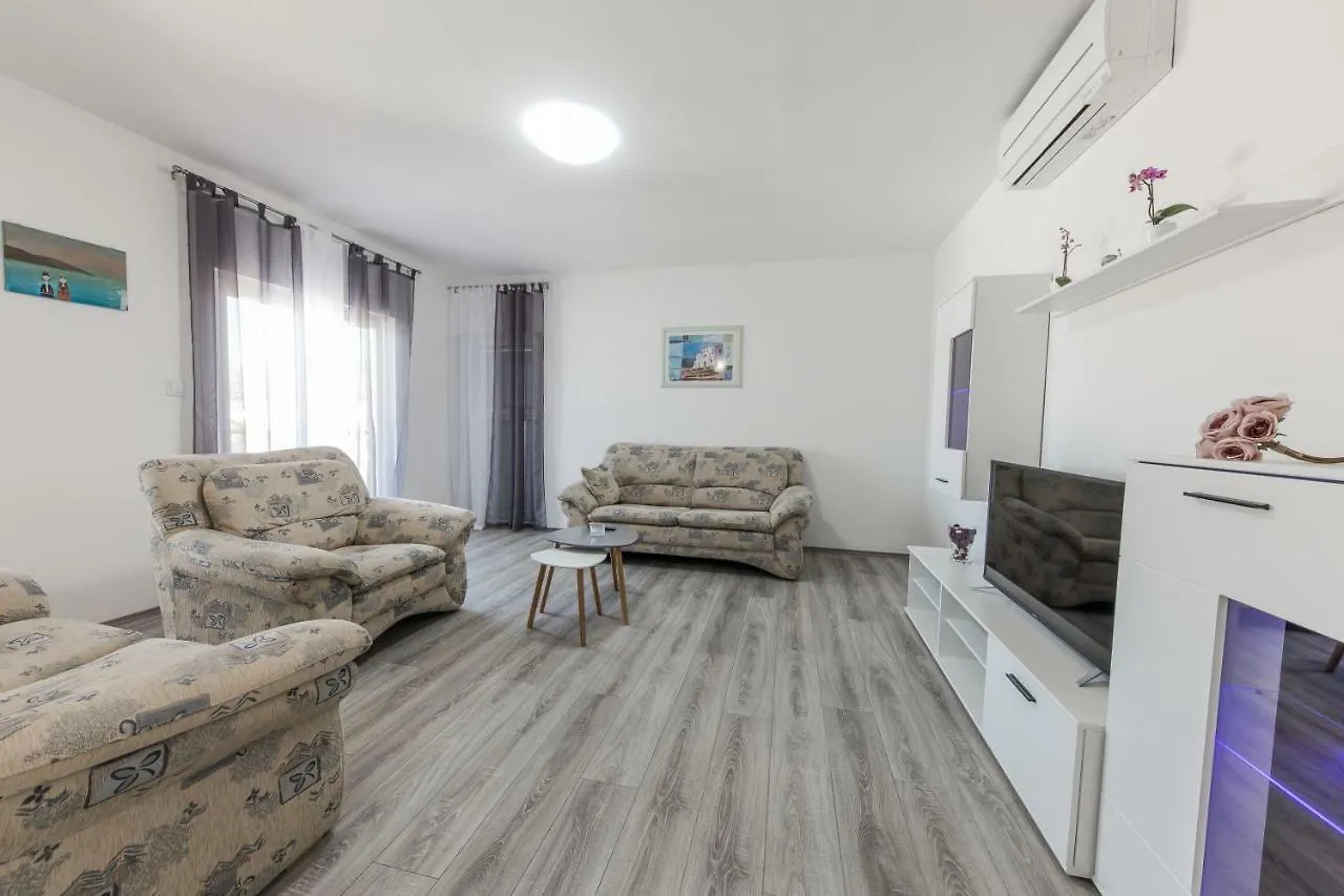 Apartment Tragurion Trogir